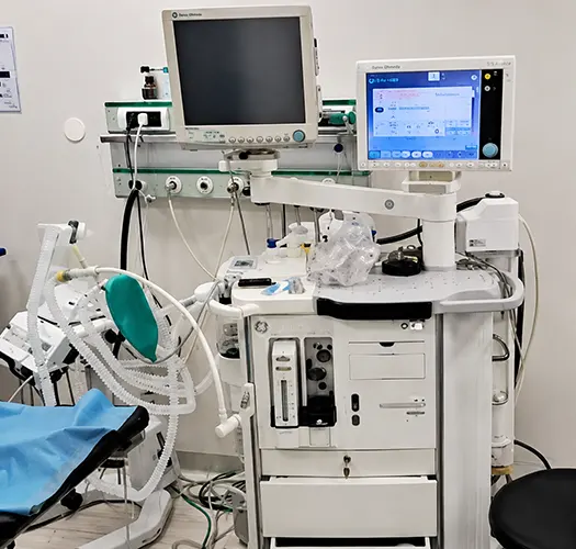 moderan aparata za opštu anesteziju sa monitorima