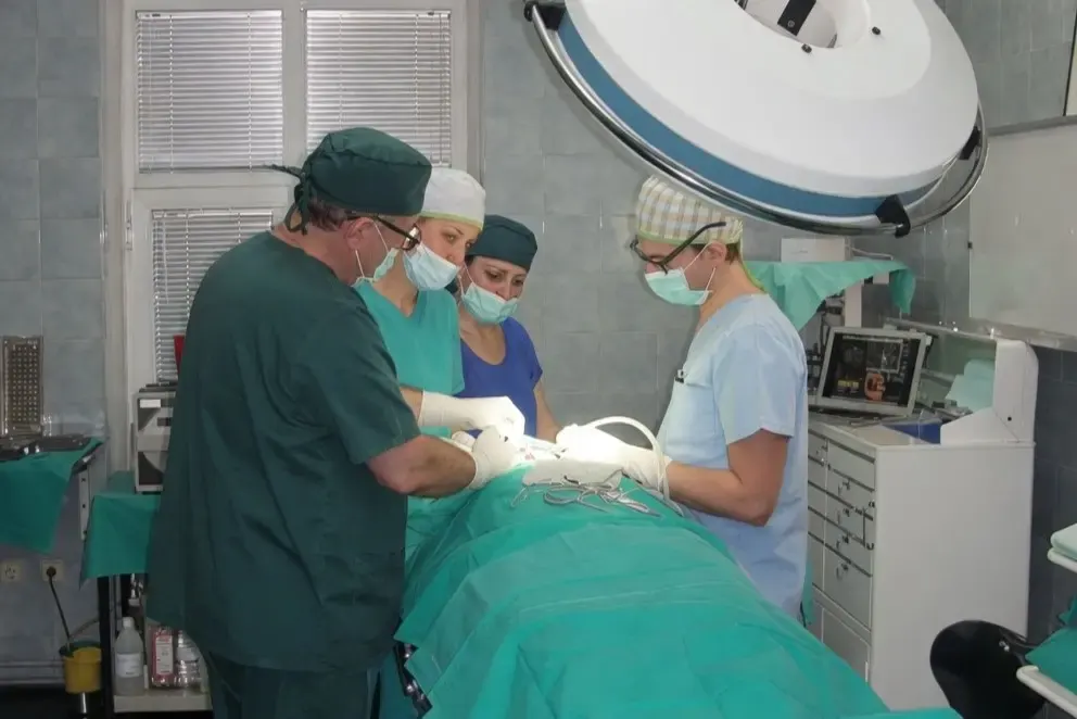 Privatna operaciona sala oralna hirurgija implantologija Beograd savremena oprema